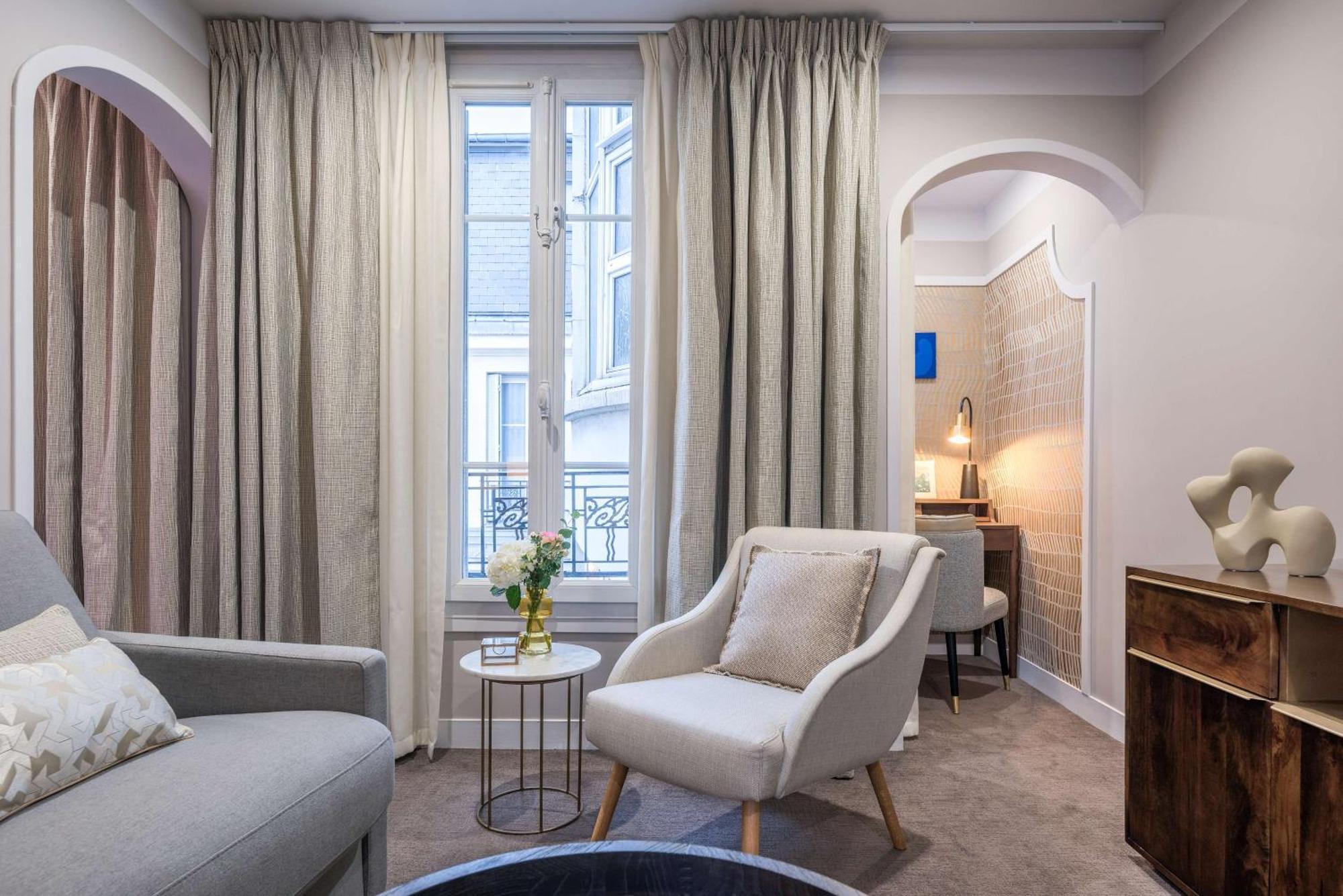 Signature Suite