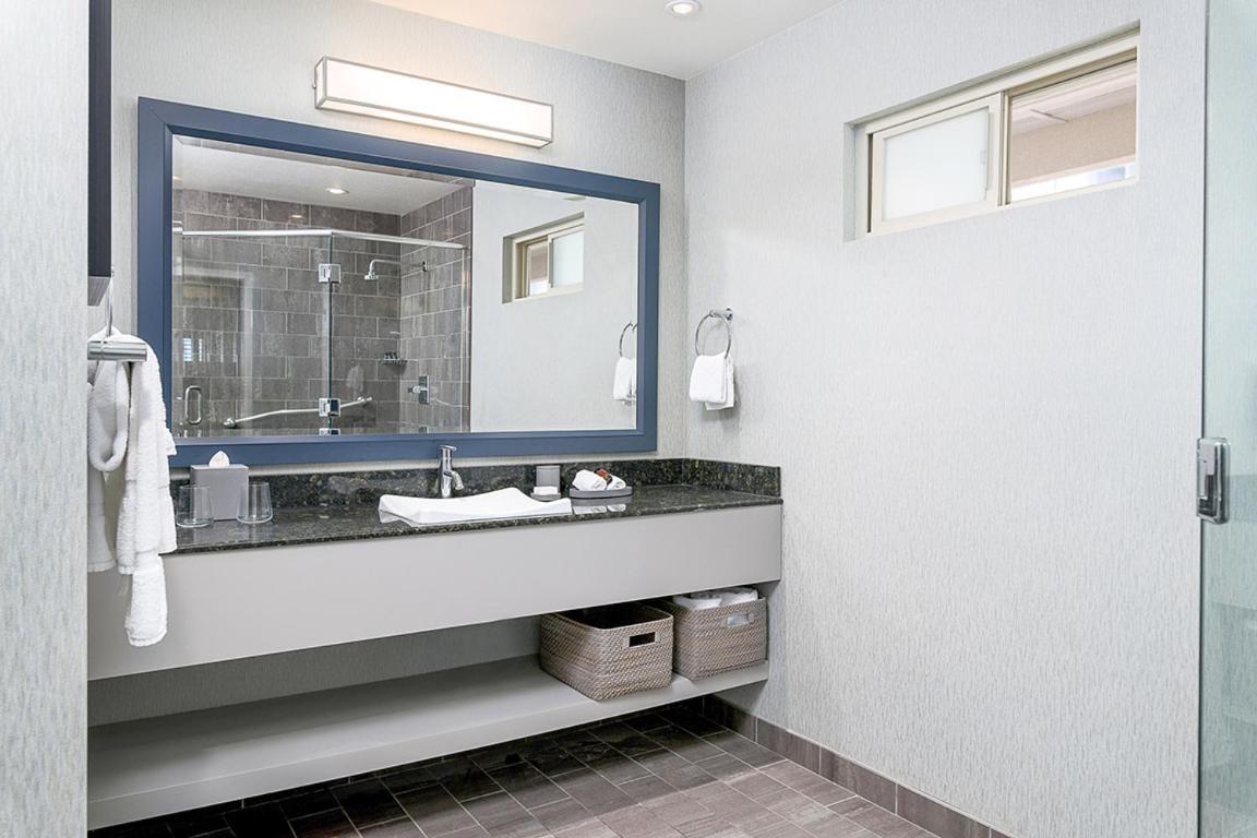 Habitación Estándar con vistas parciales al mar - 1 cama extragrande
