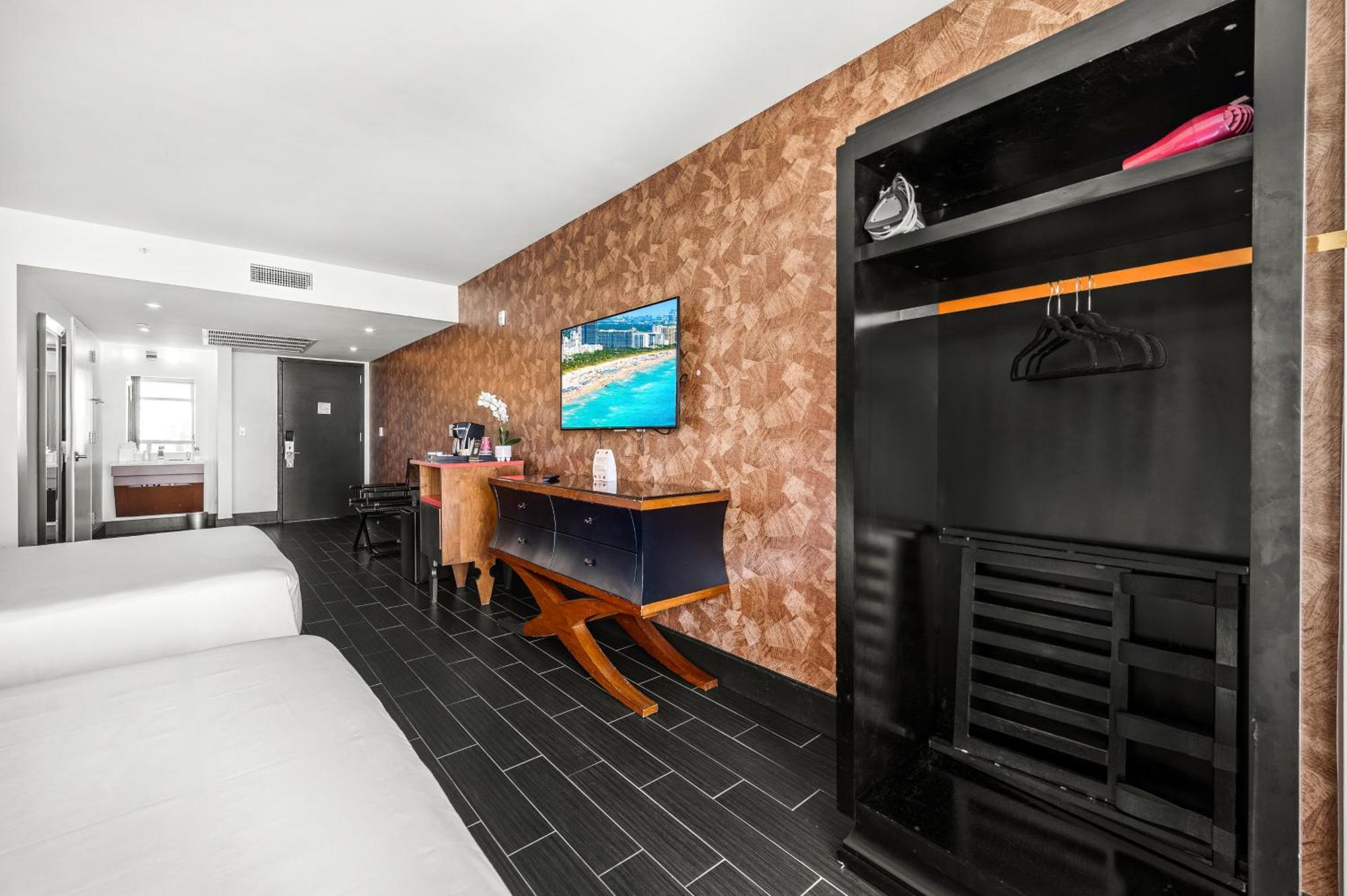 Hébergement Premium 2 Chambres avec 2 Salles de Bains et Balcon