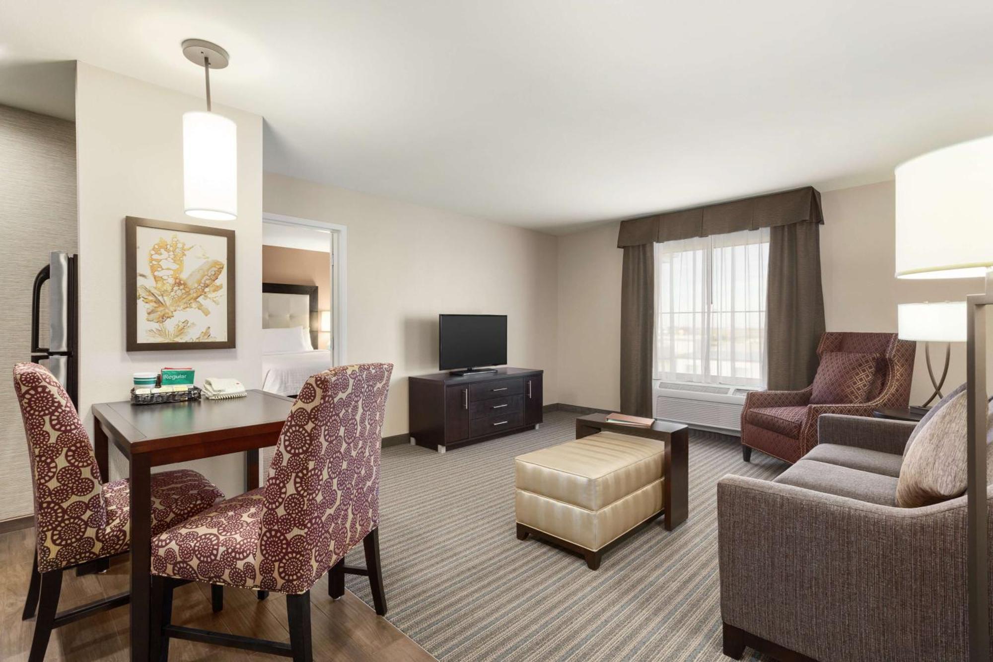 One-Bedroom Queen Suite - Non-Smoking