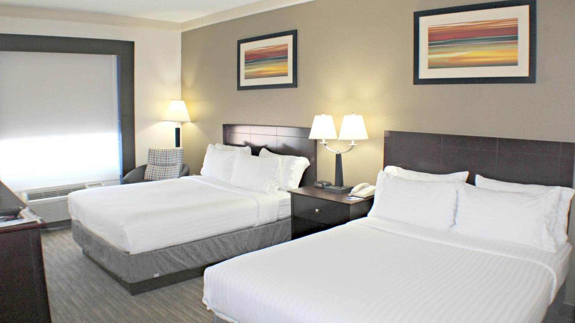 Standard Room with Two Queen Beds