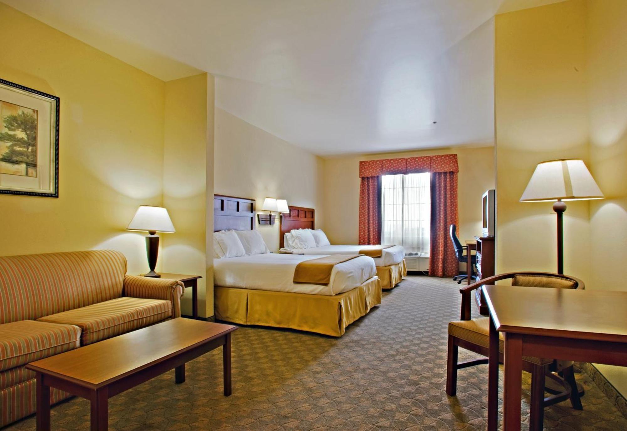 Suite with Two Beds - Non-Smoking