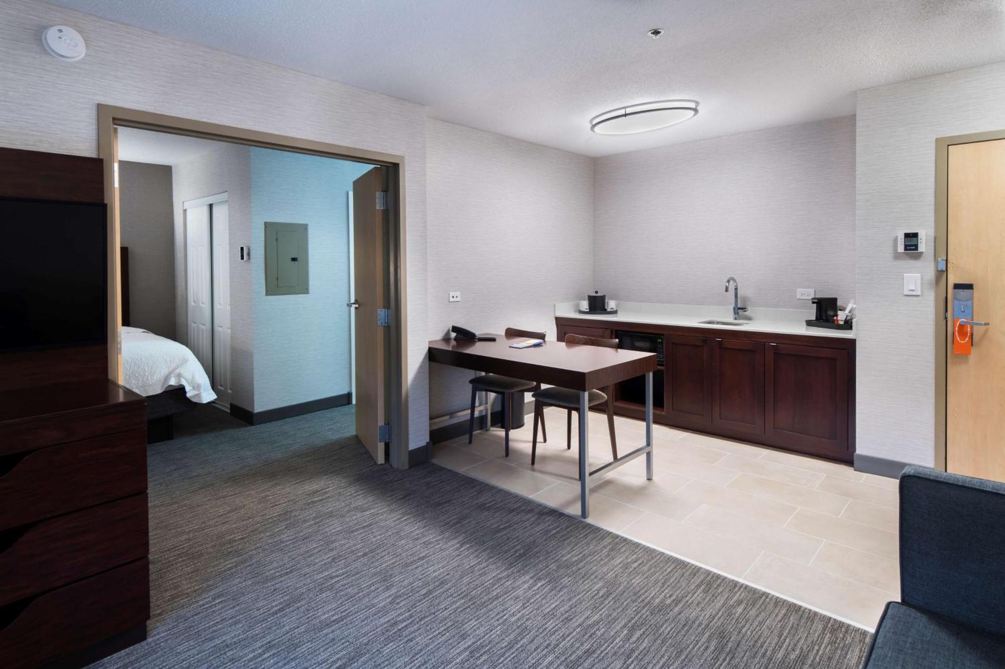 One-Bedroom Suite with Two Queen Beds - Non-Smoking