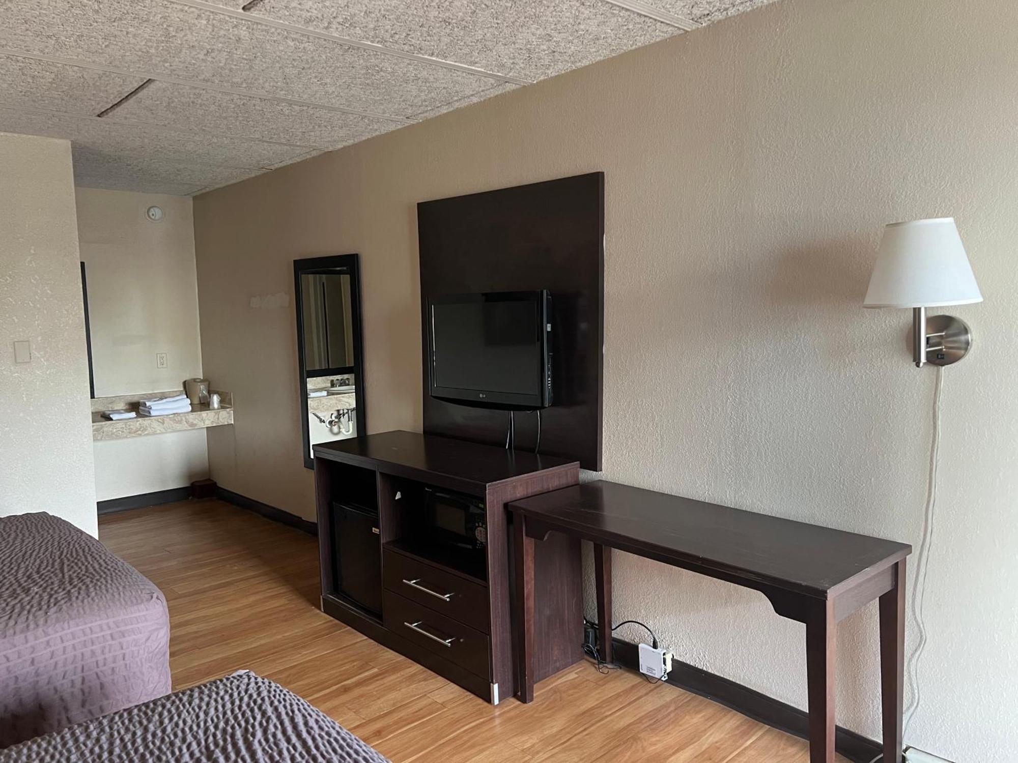 2 Queen Beds Non Smoking