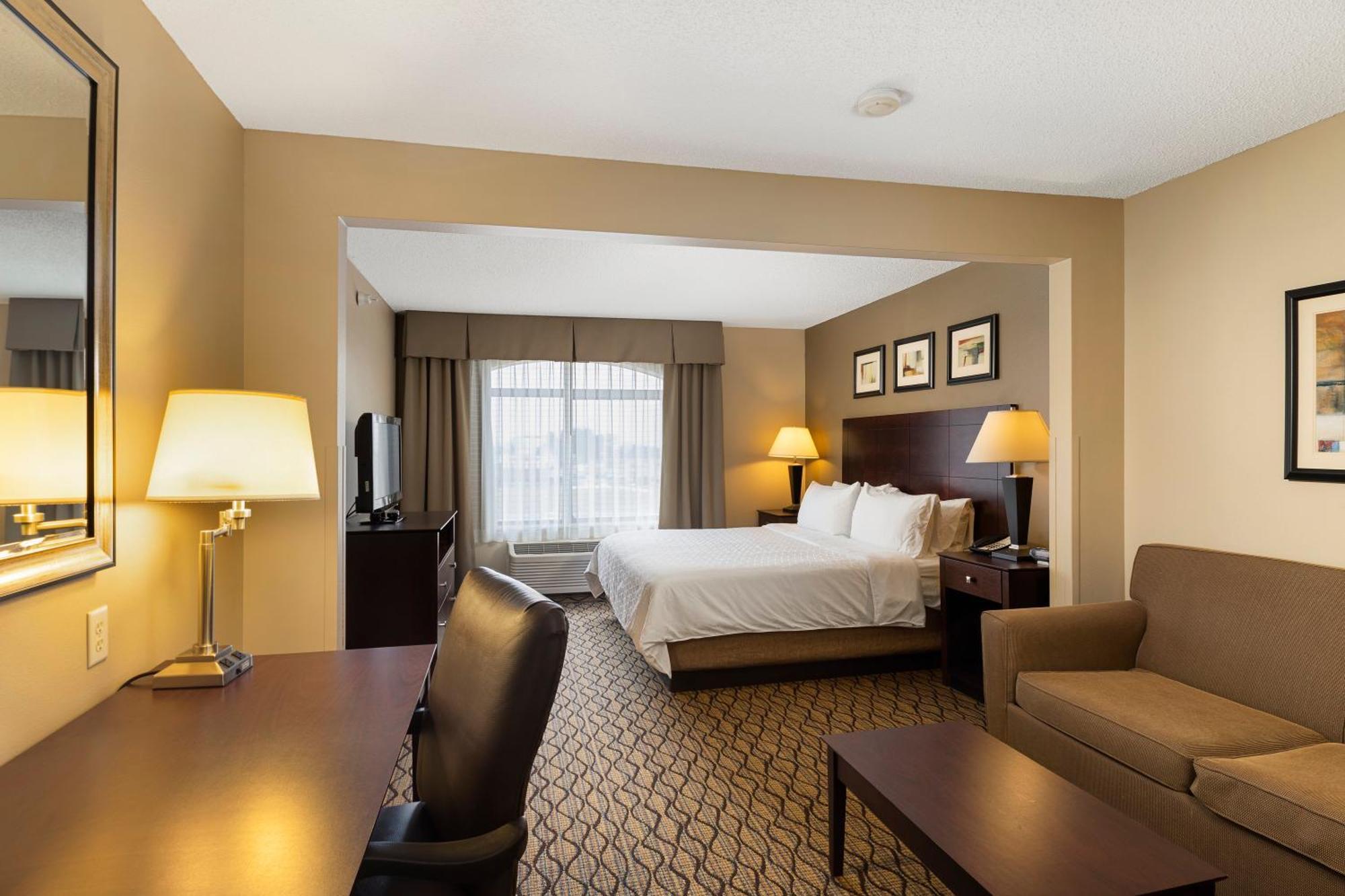 Standard King Room with Sofa Bed