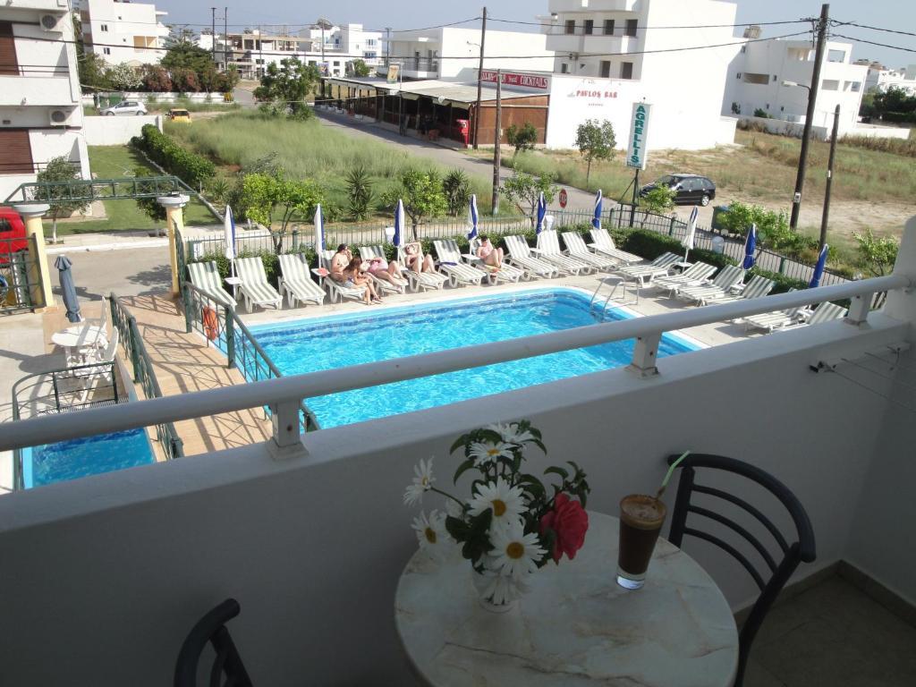 Studio (2 Adults)