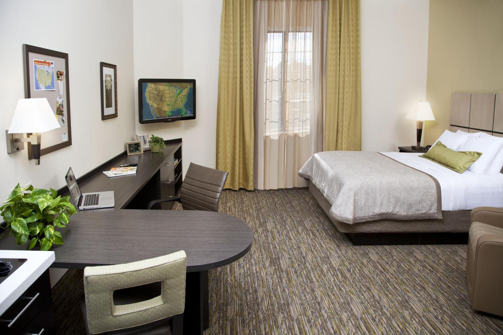 Queen Studio Suite - Mobility Access Tub/Non-Smoking