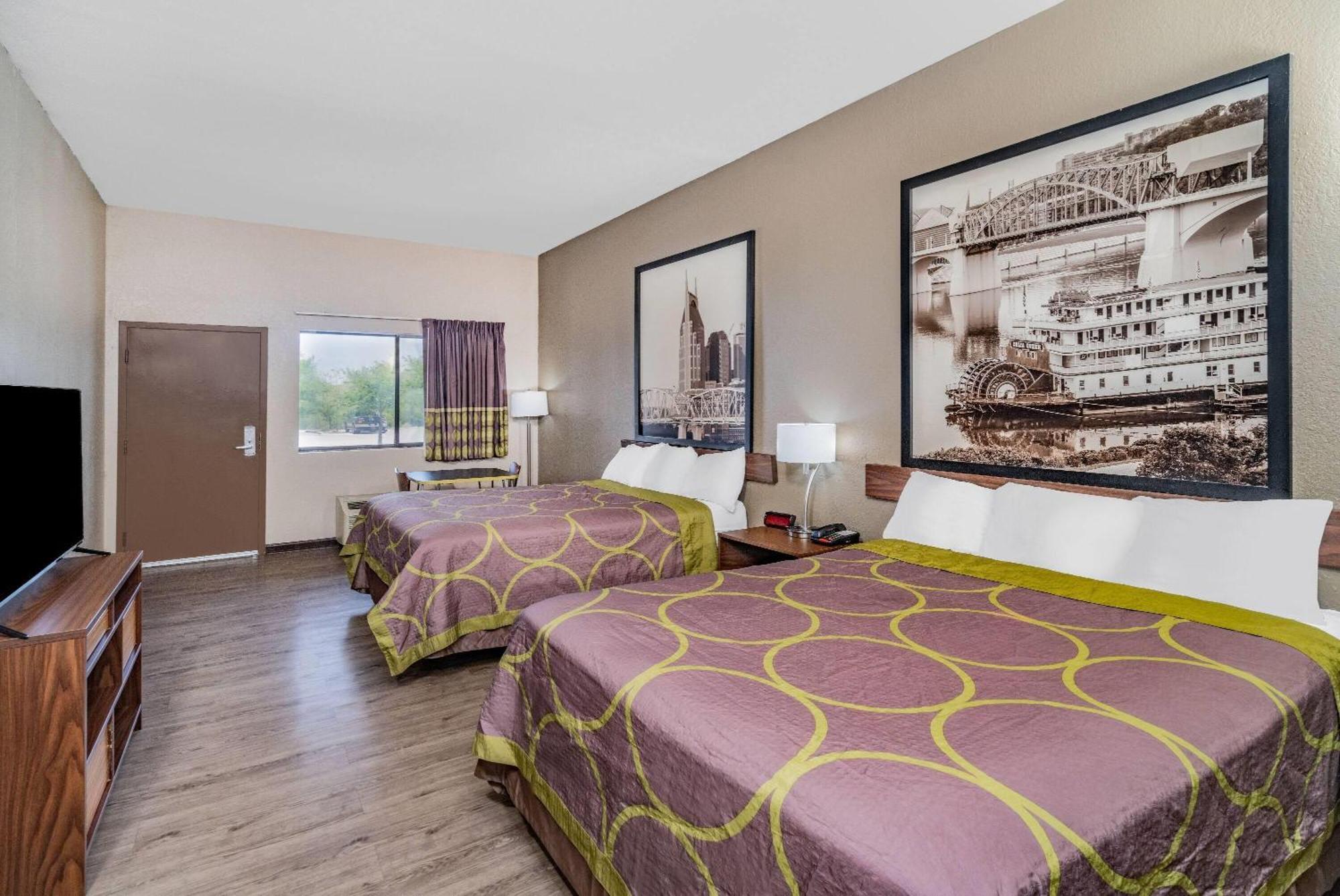 Queen Room with Two Queen Beds - Non-Smoking
