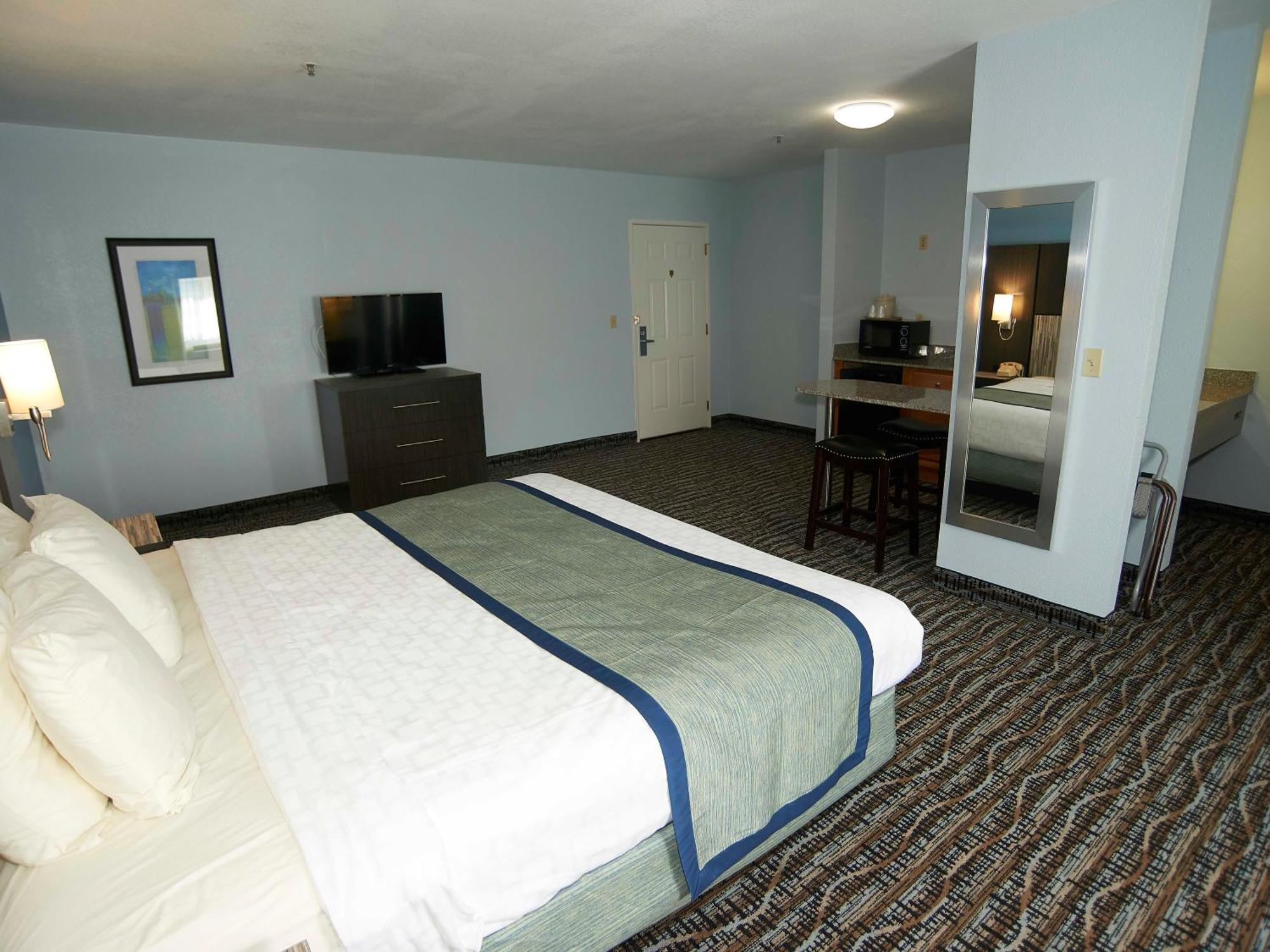 Accessible Suite King Bed