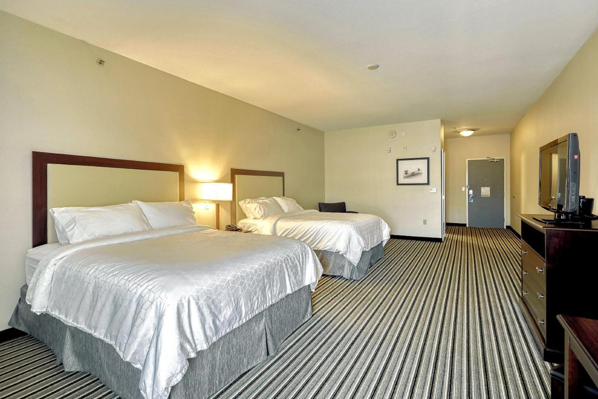Standard Queen Room with Two Queen Beds and Mobility Accessible Roll-In Shower