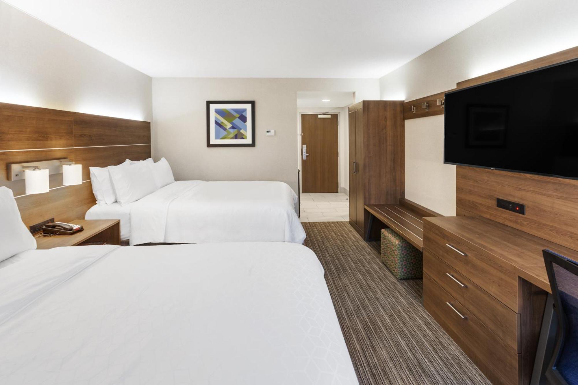 Standard Queen Room with Two Queen Beds