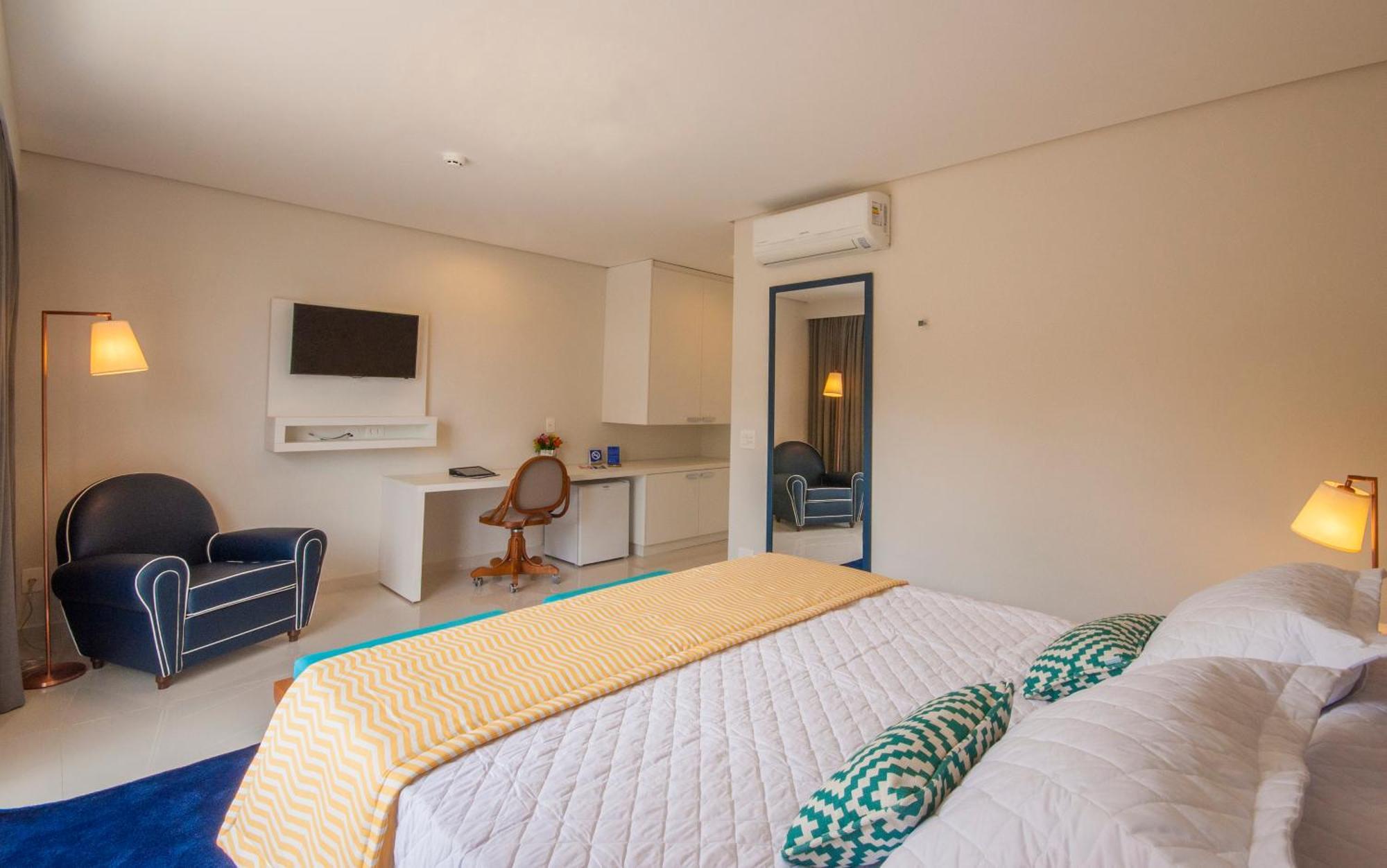 Queen Room with Pool View