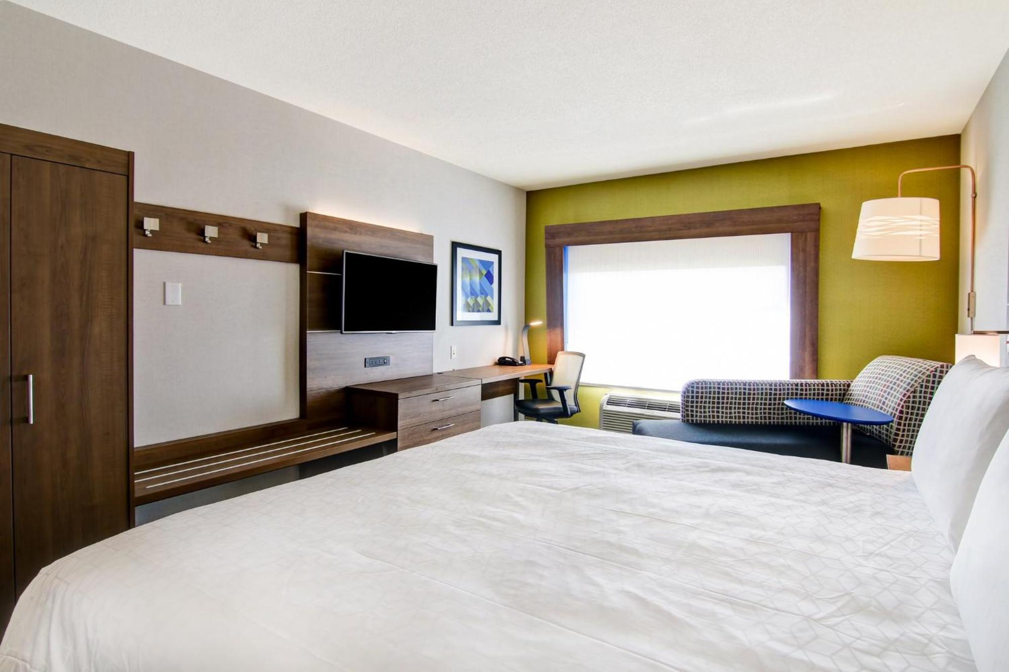 Standard King Room