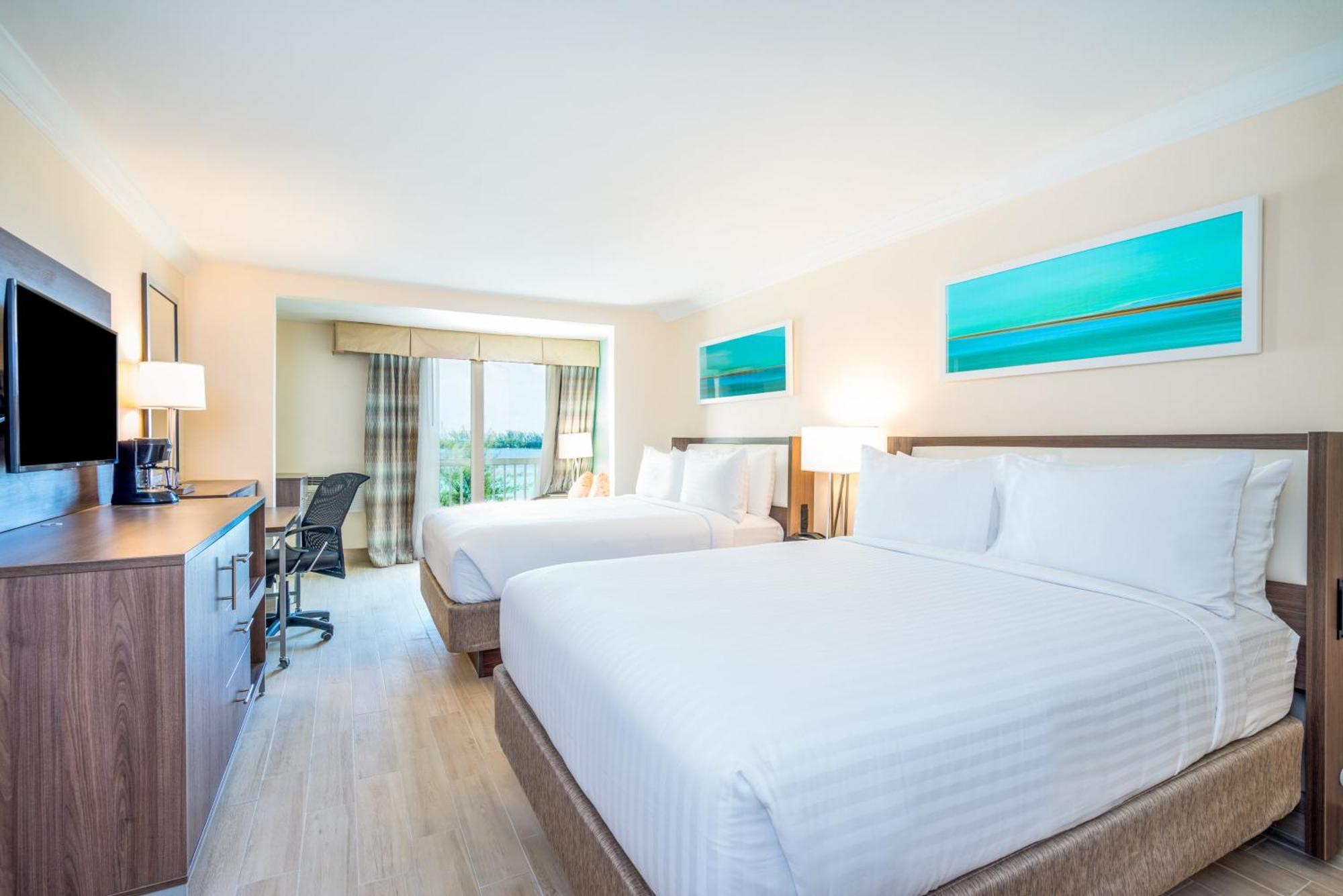 Queen Suite Two Queen Beds Balcony