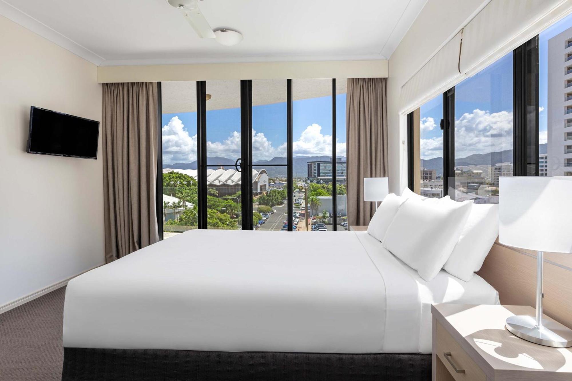 Two-Bedroom Apartment with Mountain View