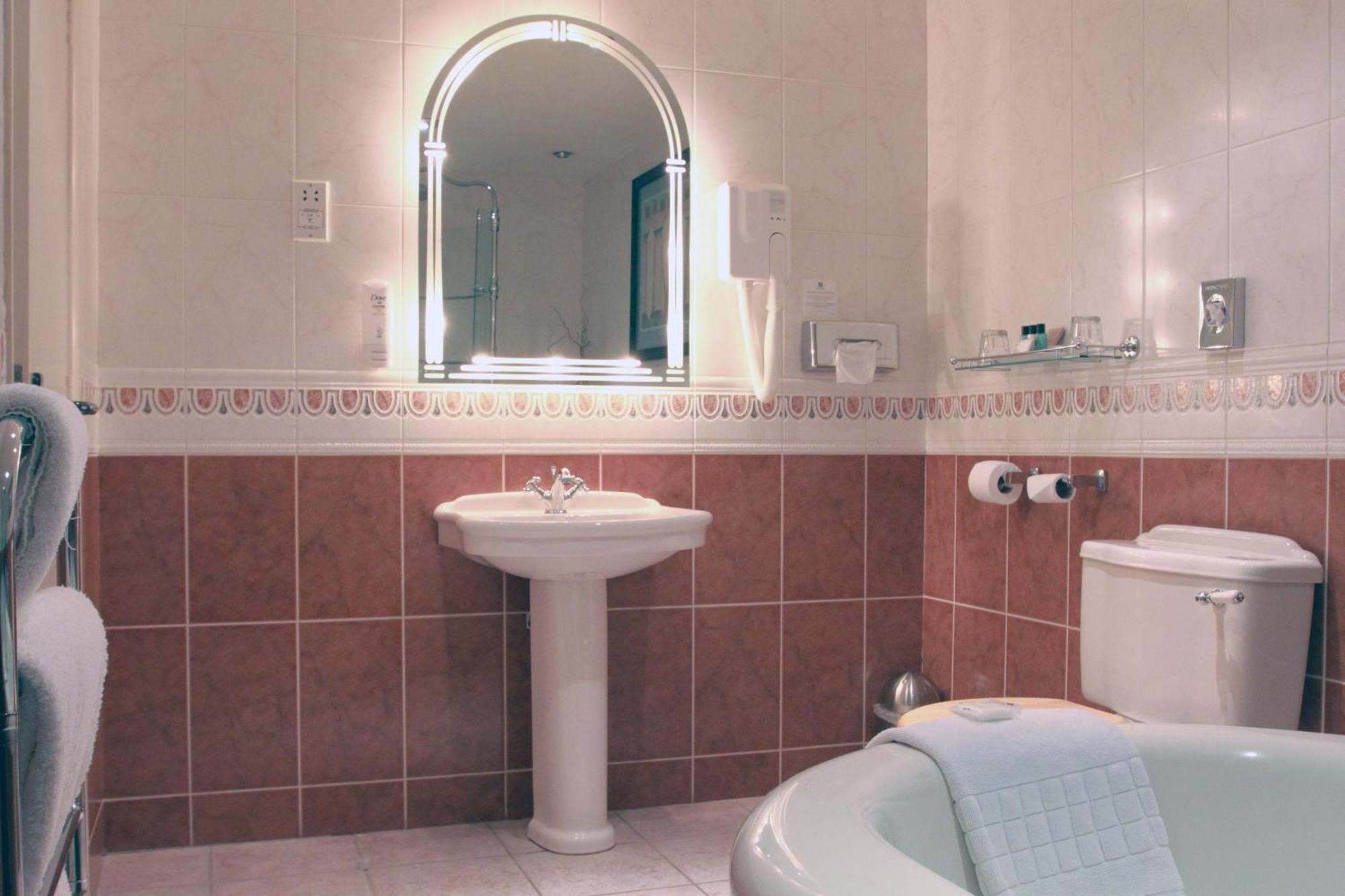 Queen Suite