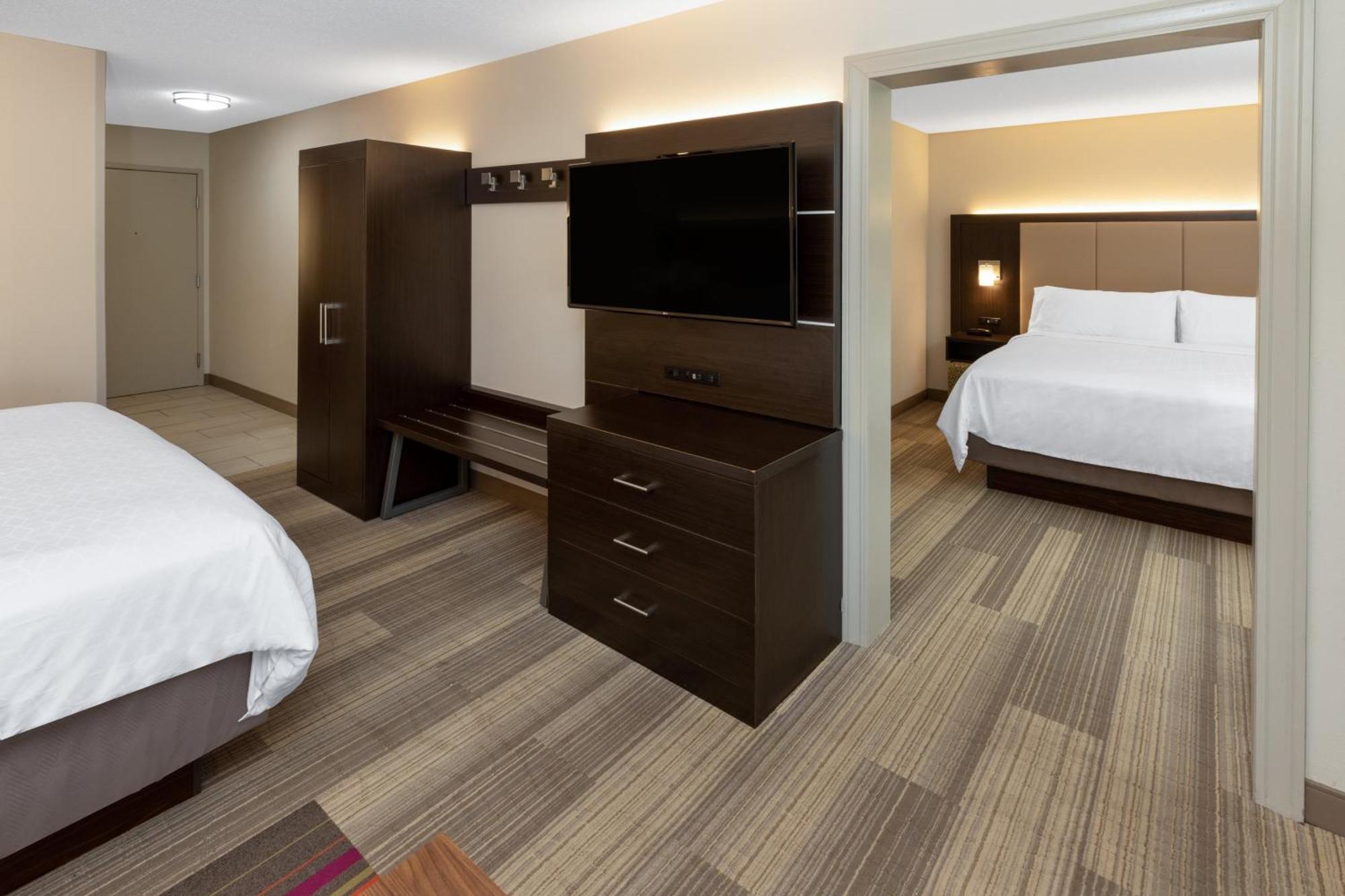 One-Bedroom King Suite