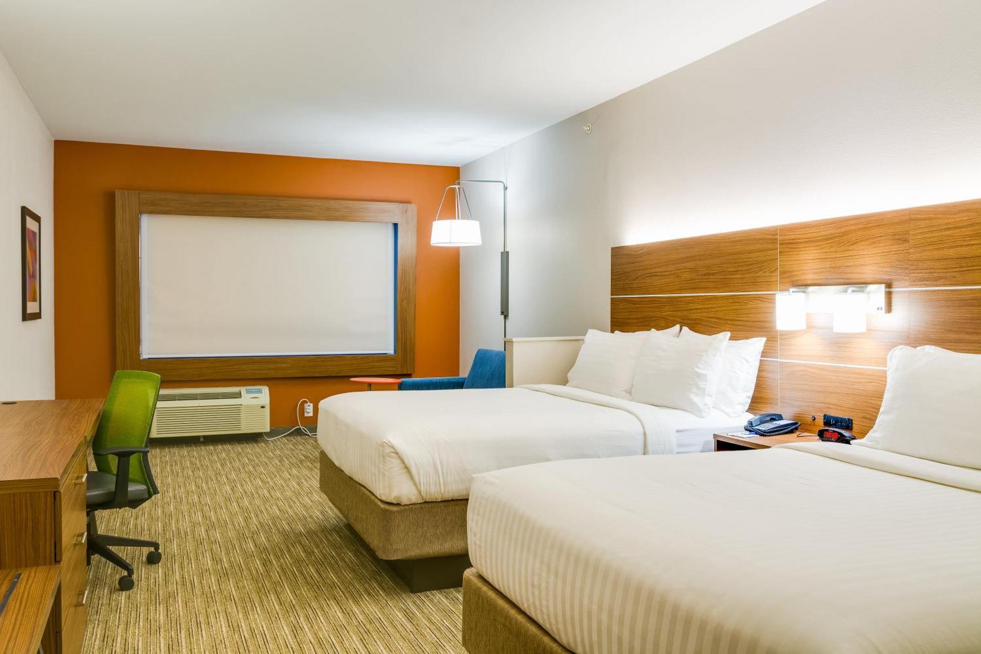 Room with Two Beds - Hearing Accessible - Non-Smoking