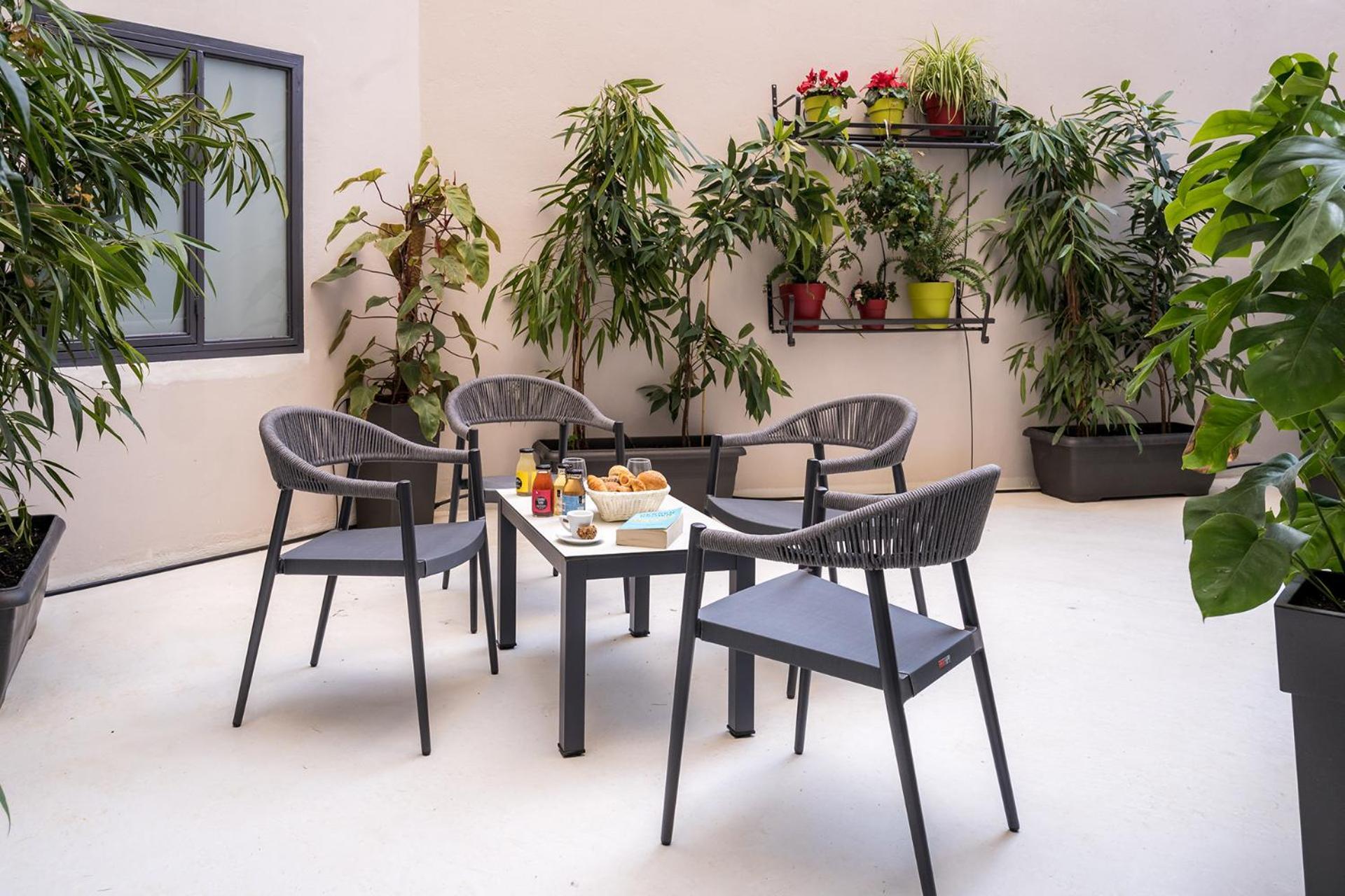 Suite with Courtyard