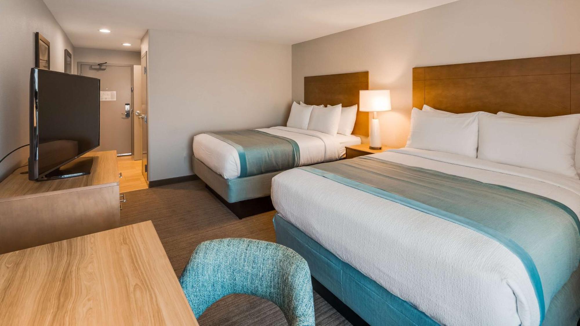 Queen Room with Two Queen Beds - Non-Smoking