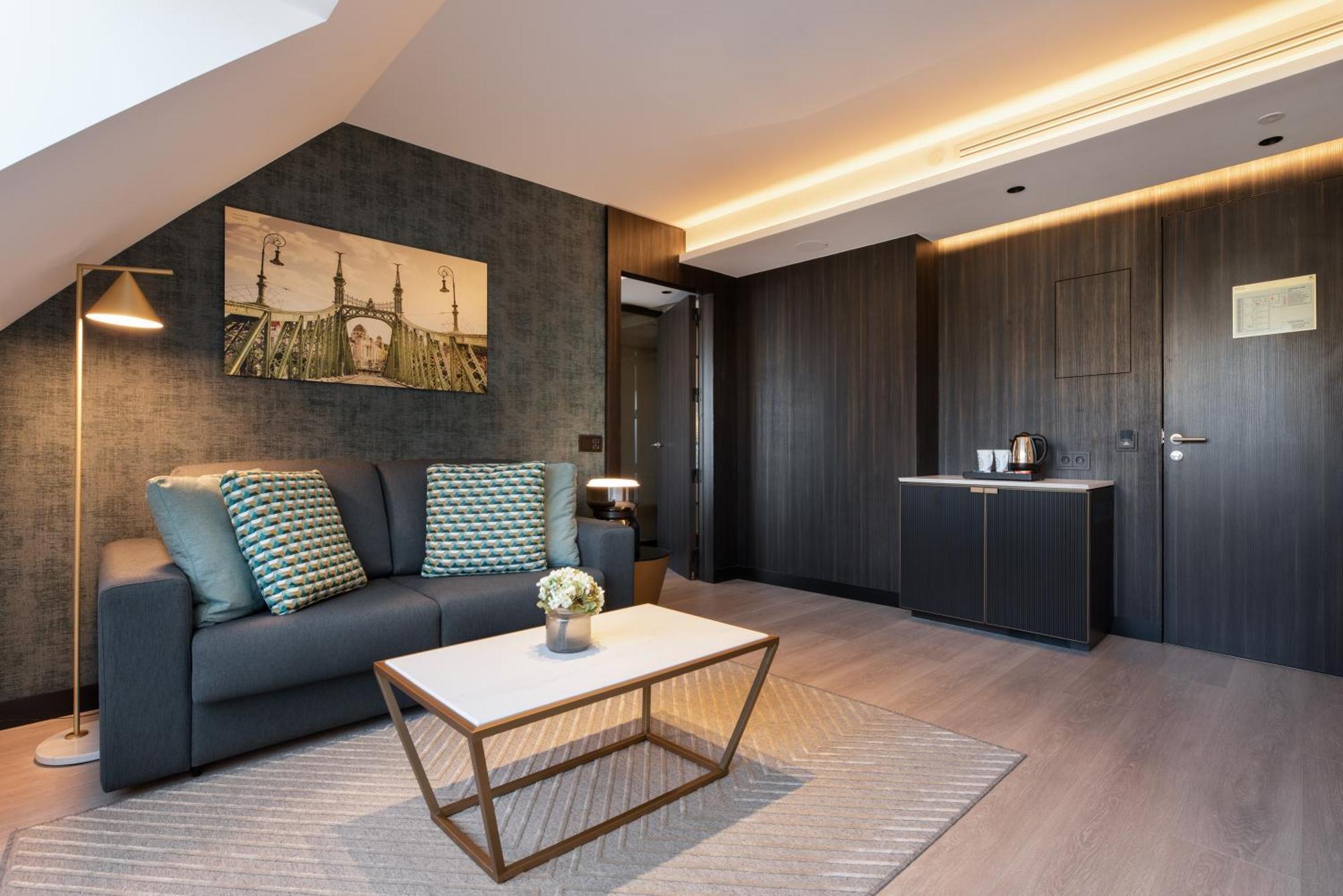 Ambassador Suite