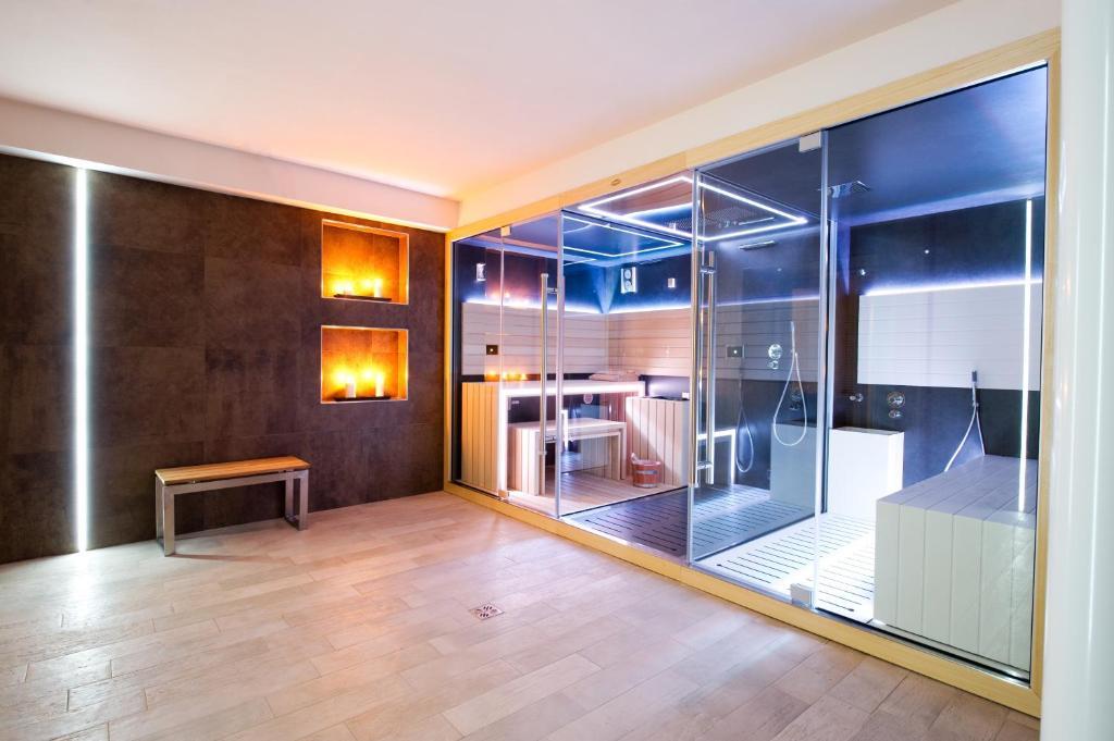 Suite with Spa Bath and Spa Access
