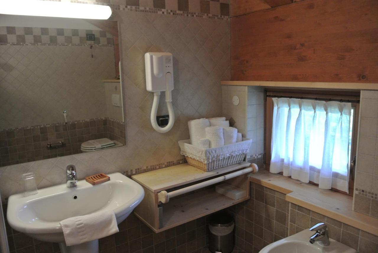 Deluxe Double or Twin Room with Mountain View