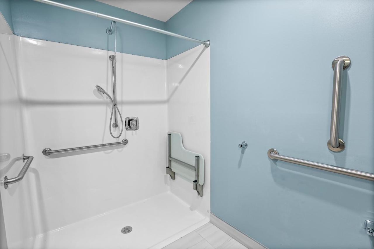 Two-Bedroom Apartment,1465928834:JPEG
