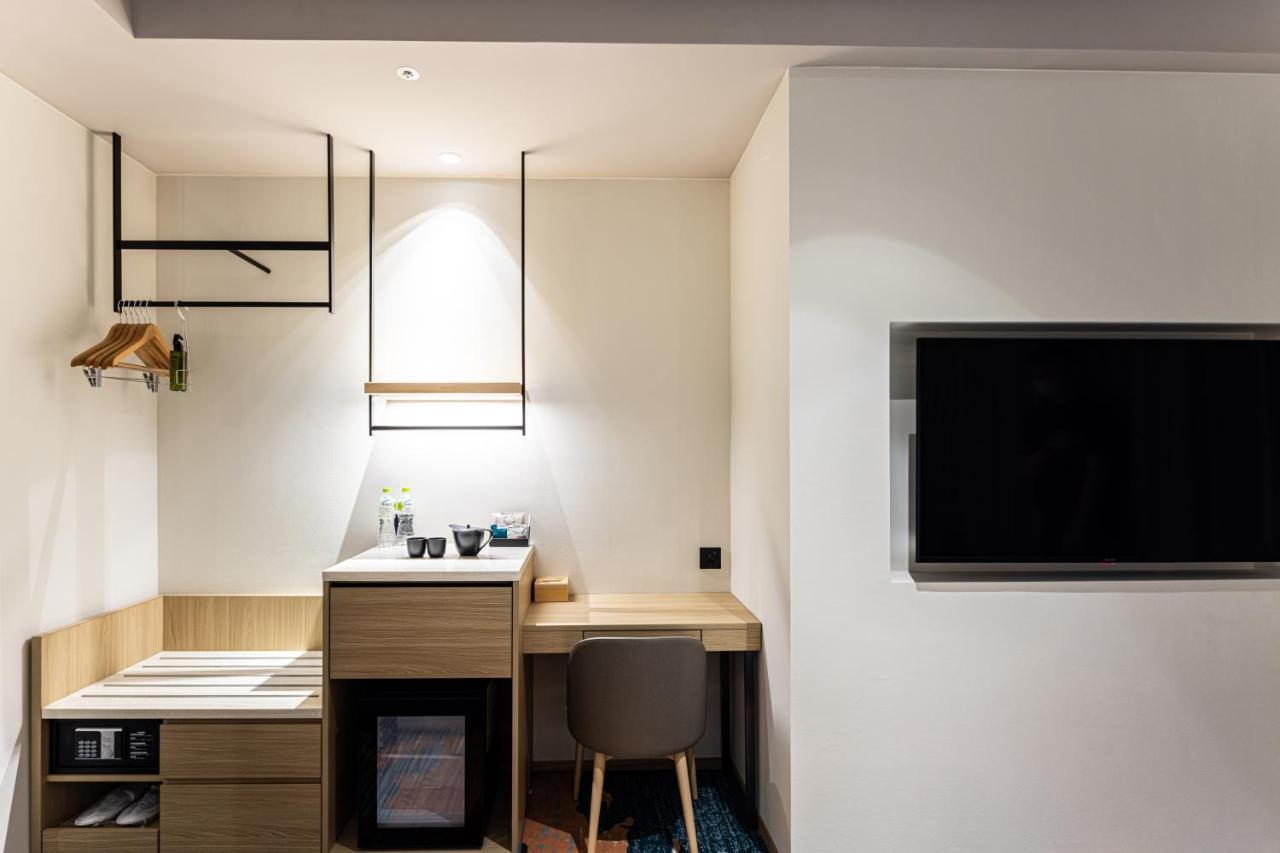 Twin Room with Shower