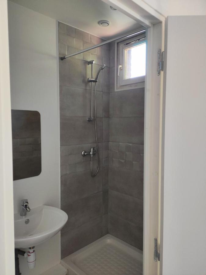 Chambre Double avec Toilettes Communes