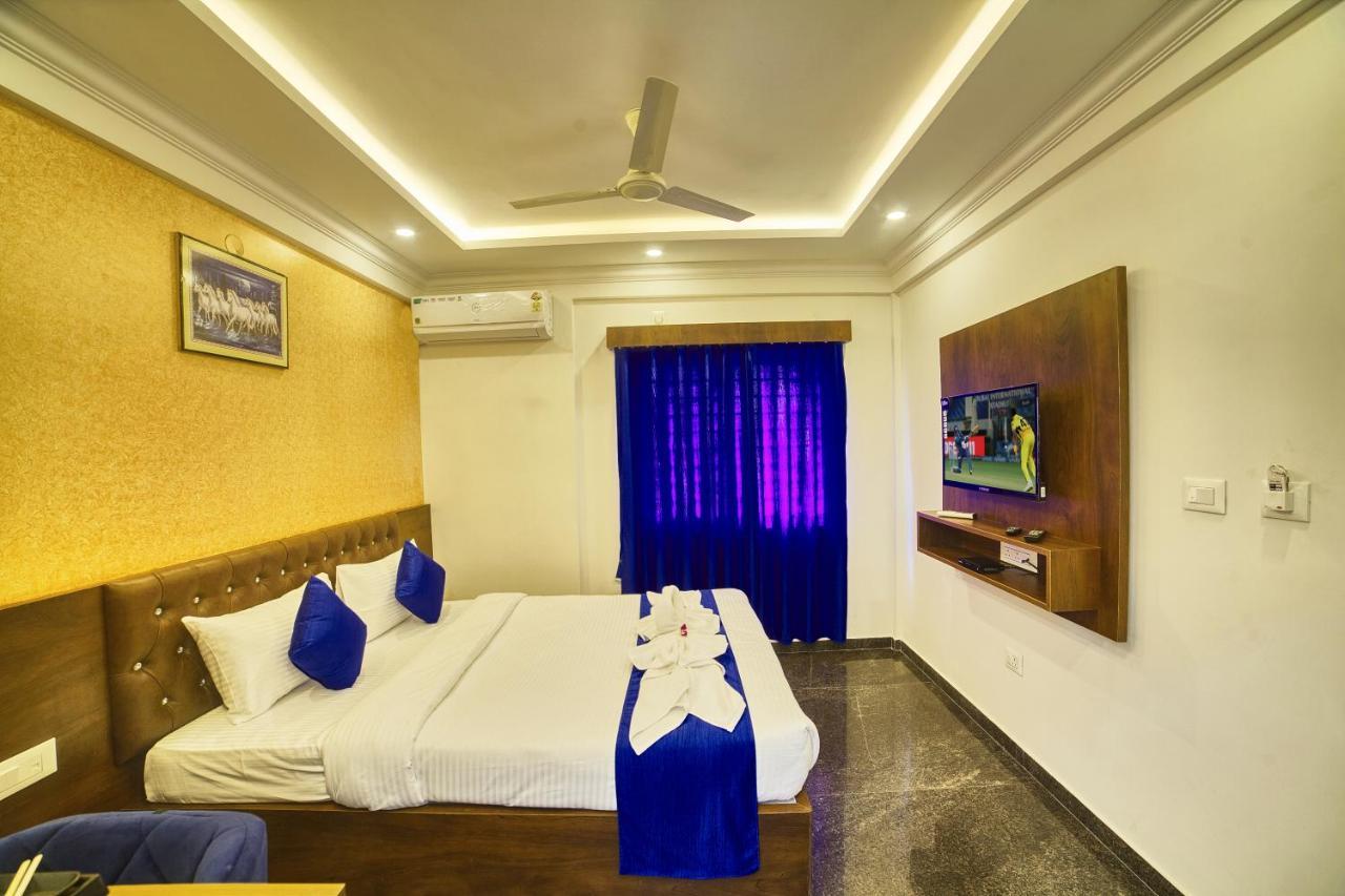 Double Room with Balcony (3 Adults)