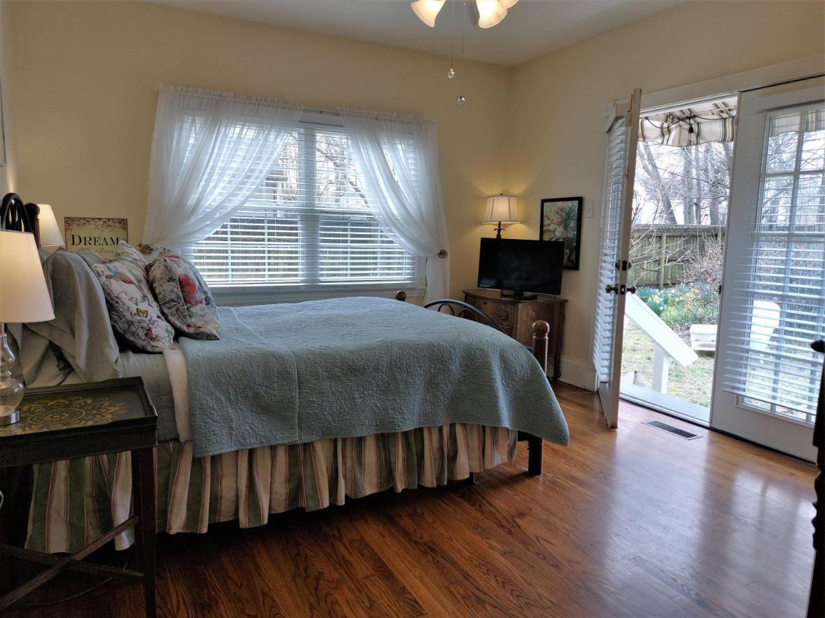 Deluxe Bungalow with Garden View
