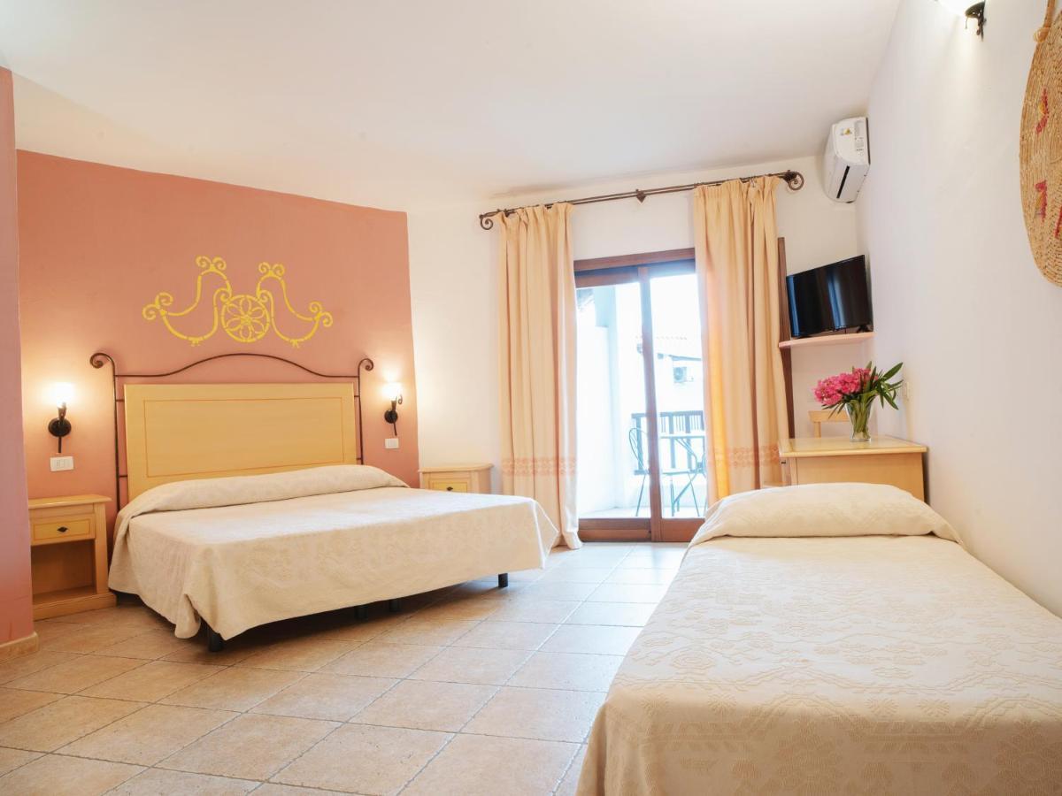 Triple Room