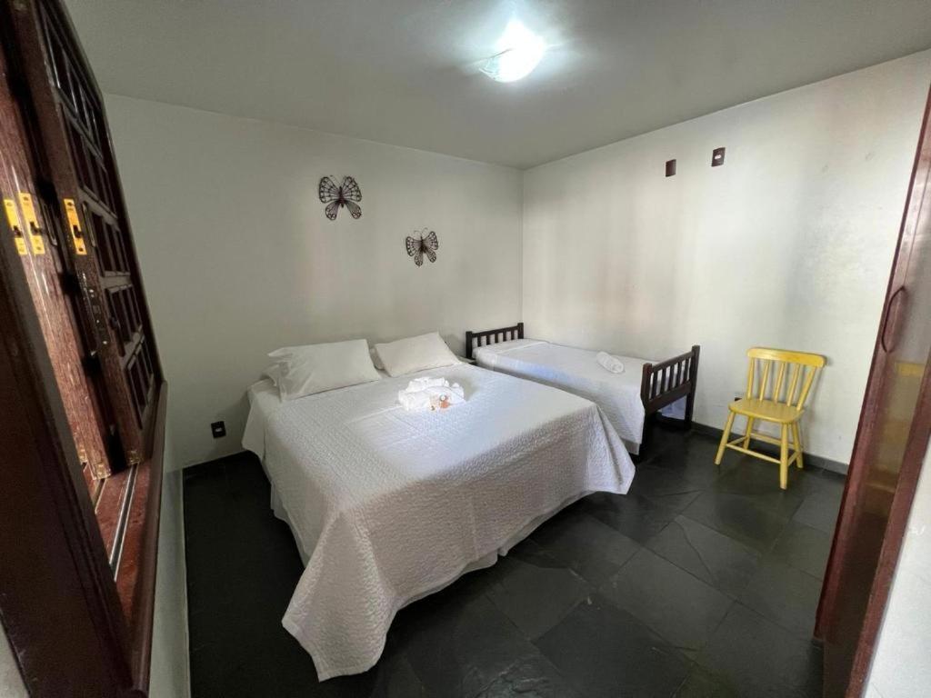 Quarto Triplo com Banheiro Privativo