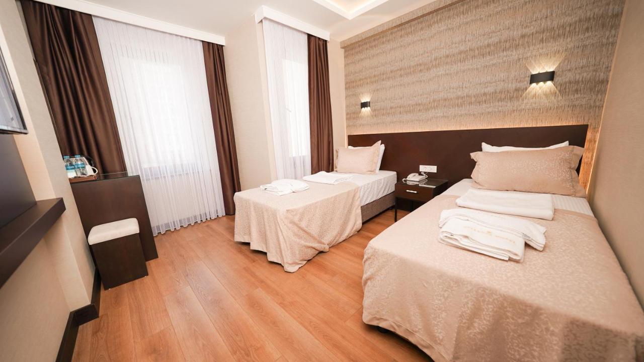 Deluxe Family Room