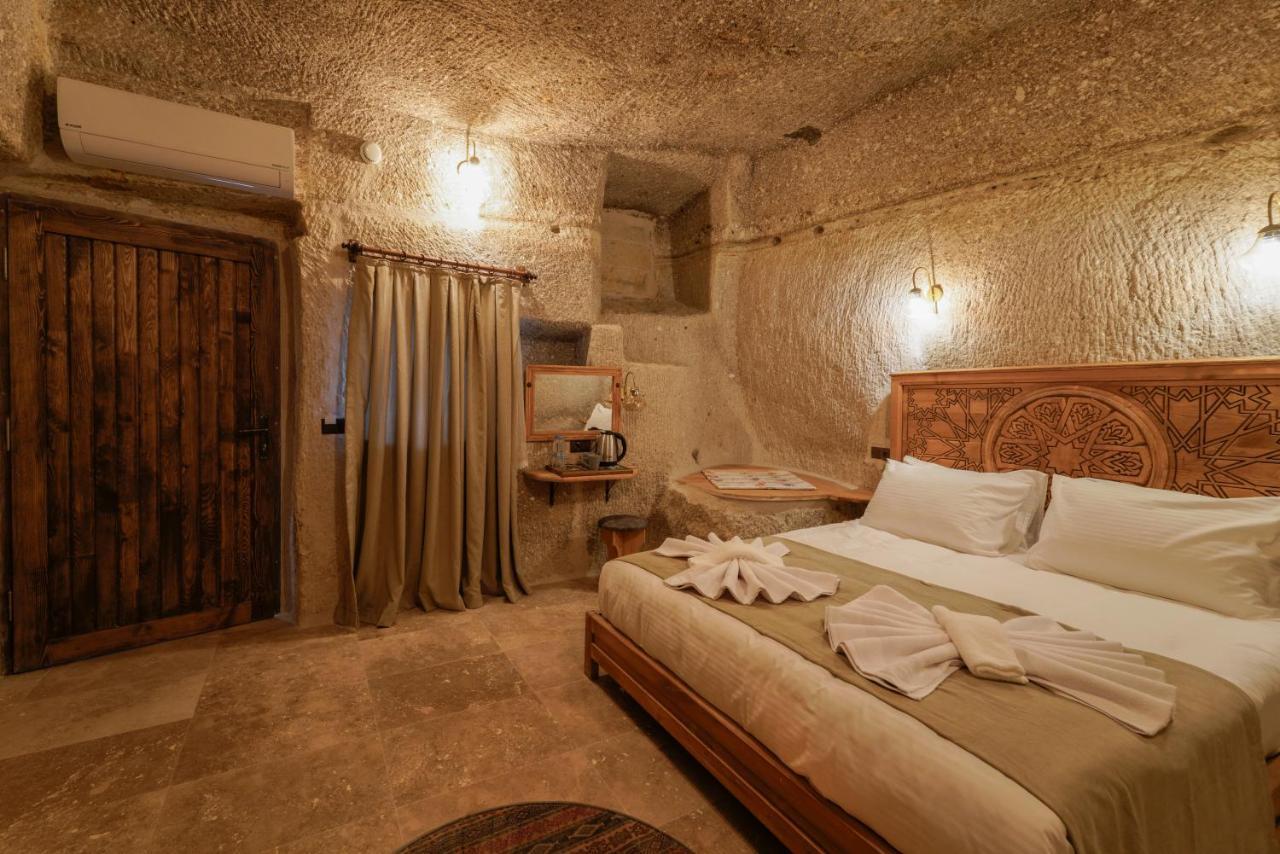 Deluxe Queen Suite
