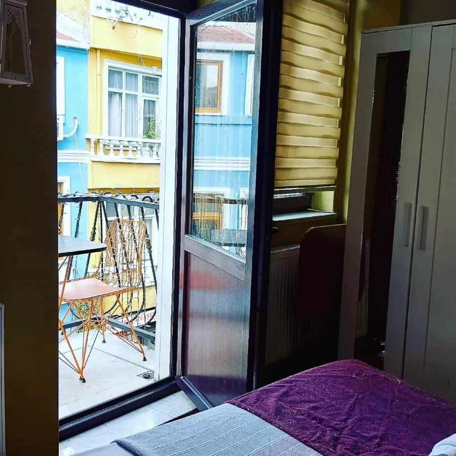 Studio Balcony,1466995778:JPEG
