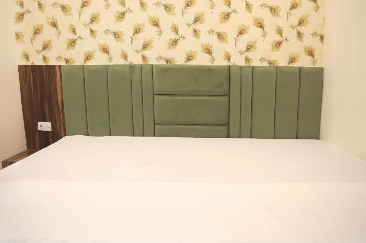 Superior Family Room,1467079052:JPEG
