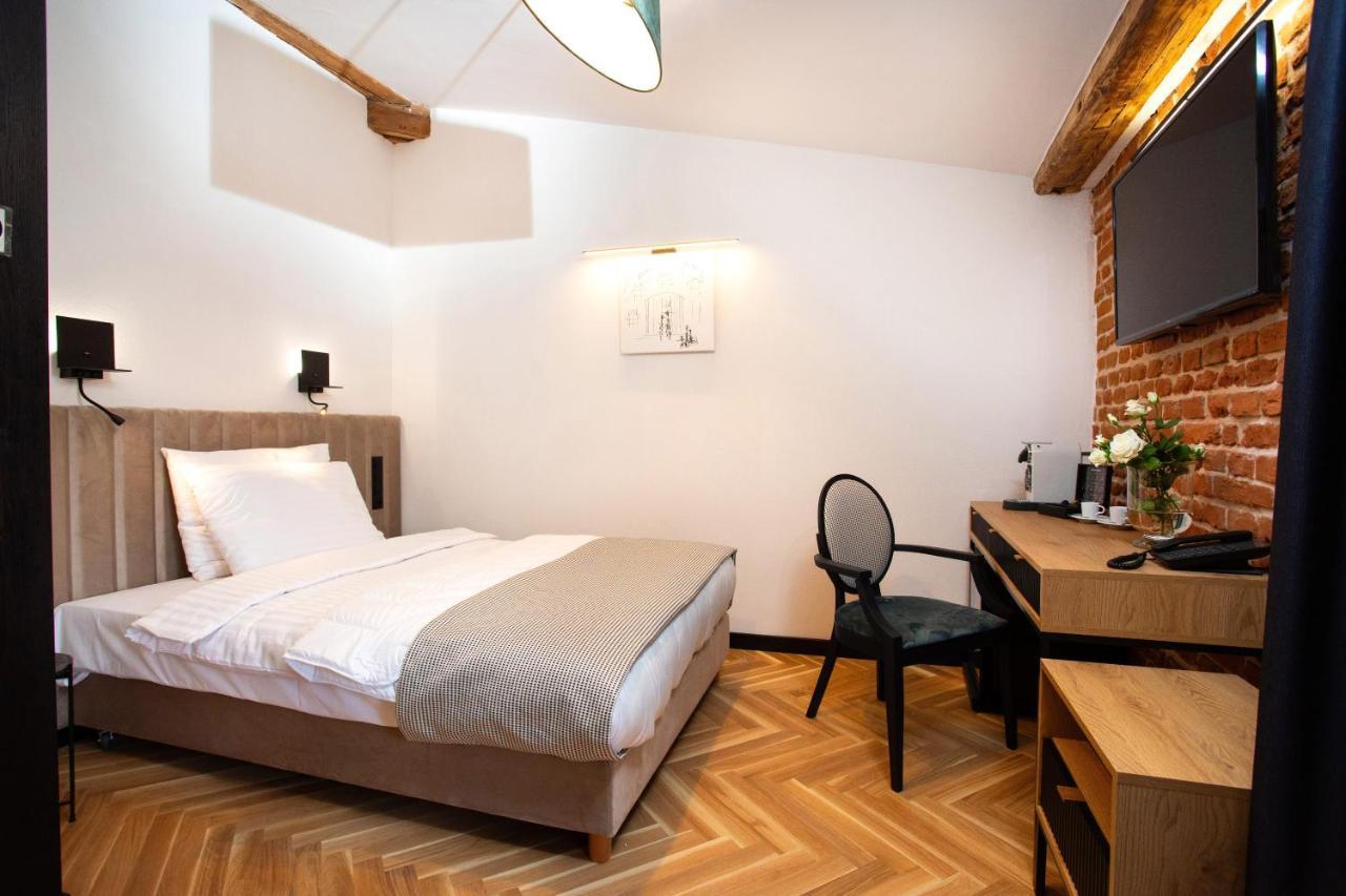Large Single Room