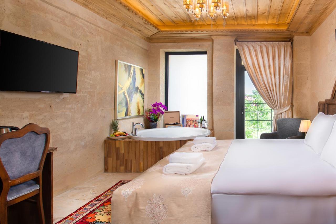 Deluxe Suite Balcony