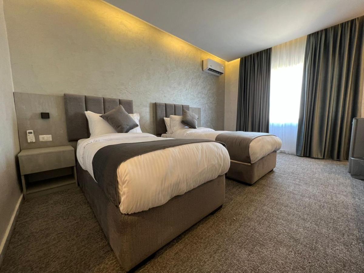 Twin Room,1501219498:JPEG