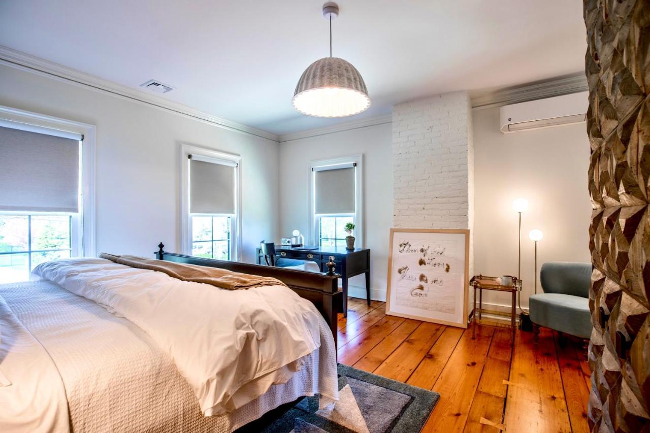 Deluxe King Room With Rain Shower