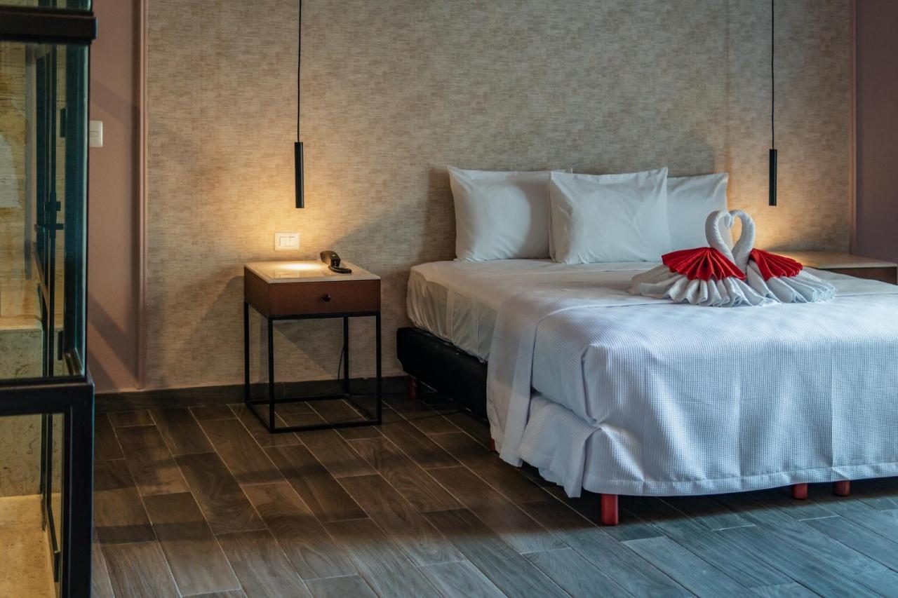 Deluxe Suite with Spa Bath