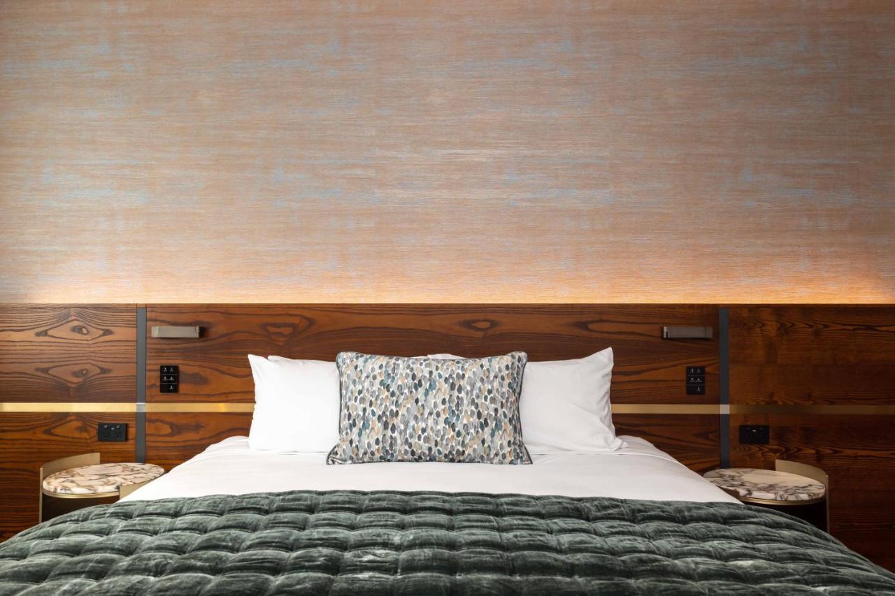 Elite Harbour View King Room