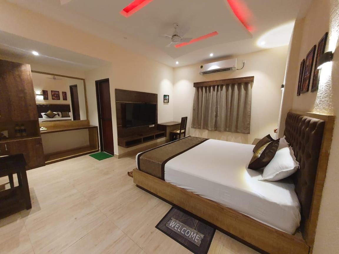 Standard King Room