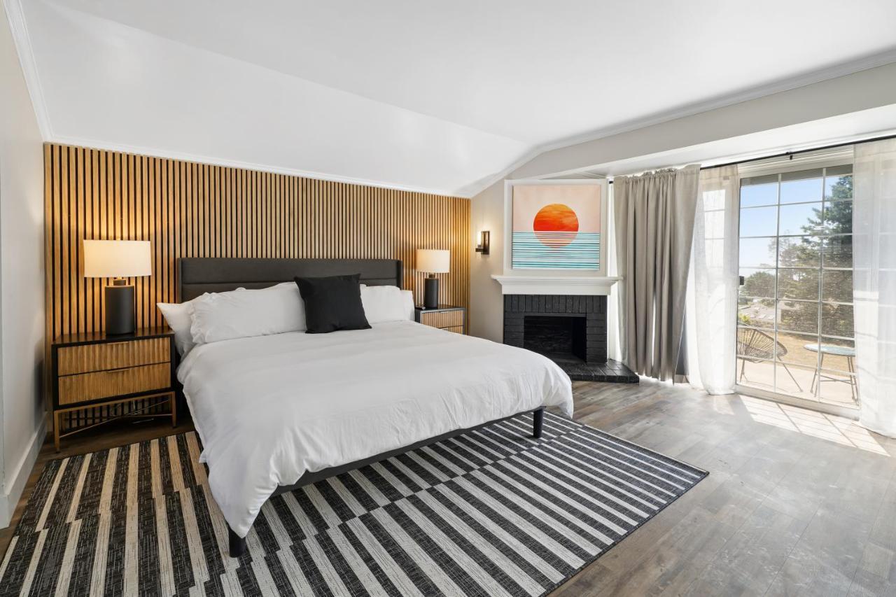 Deluxe Double Room with Bath