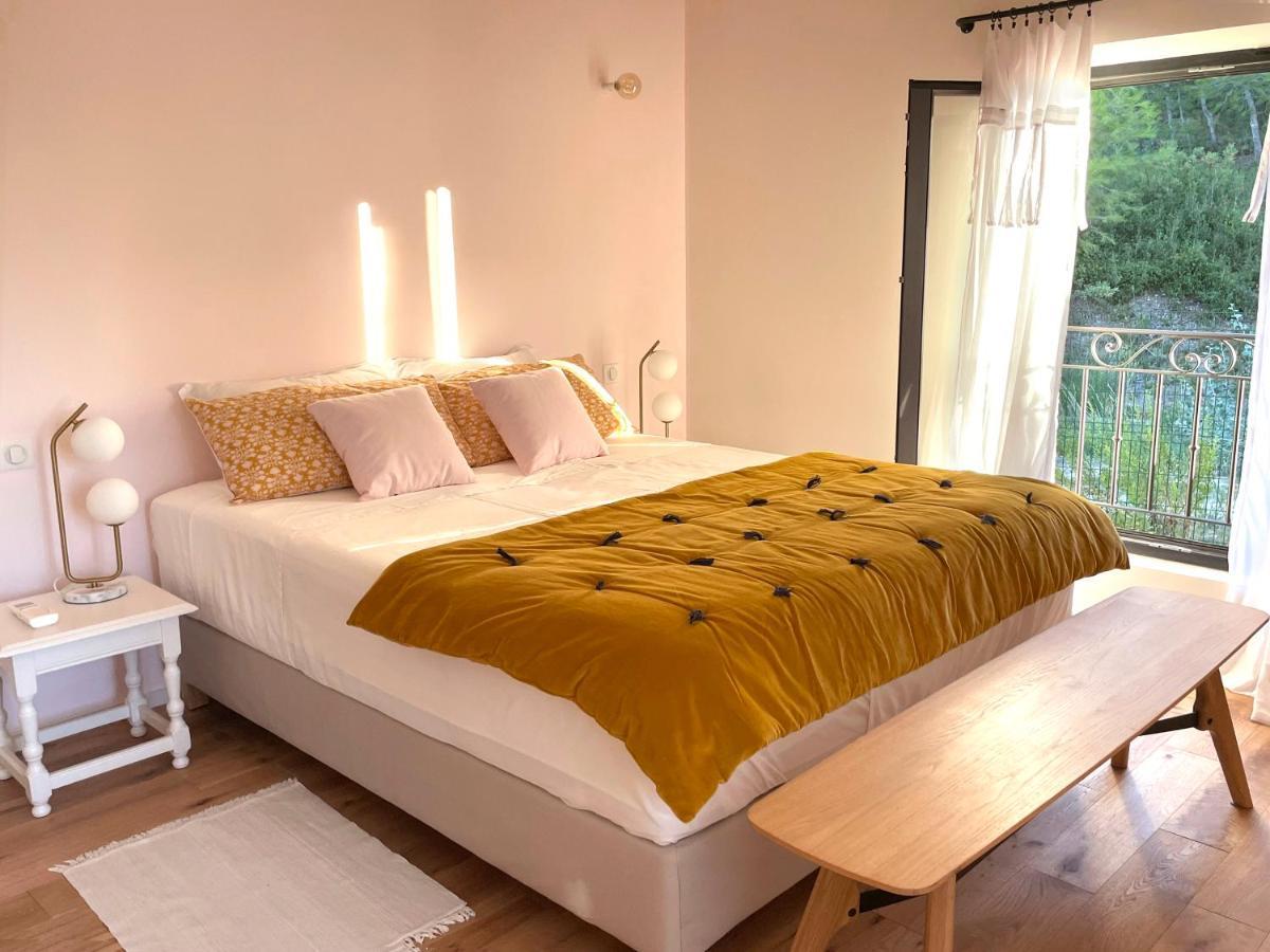 Deluxe Queen Room,1468976375:JPEG