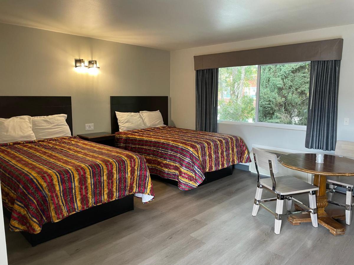 Queen Room with Two Queen Beds