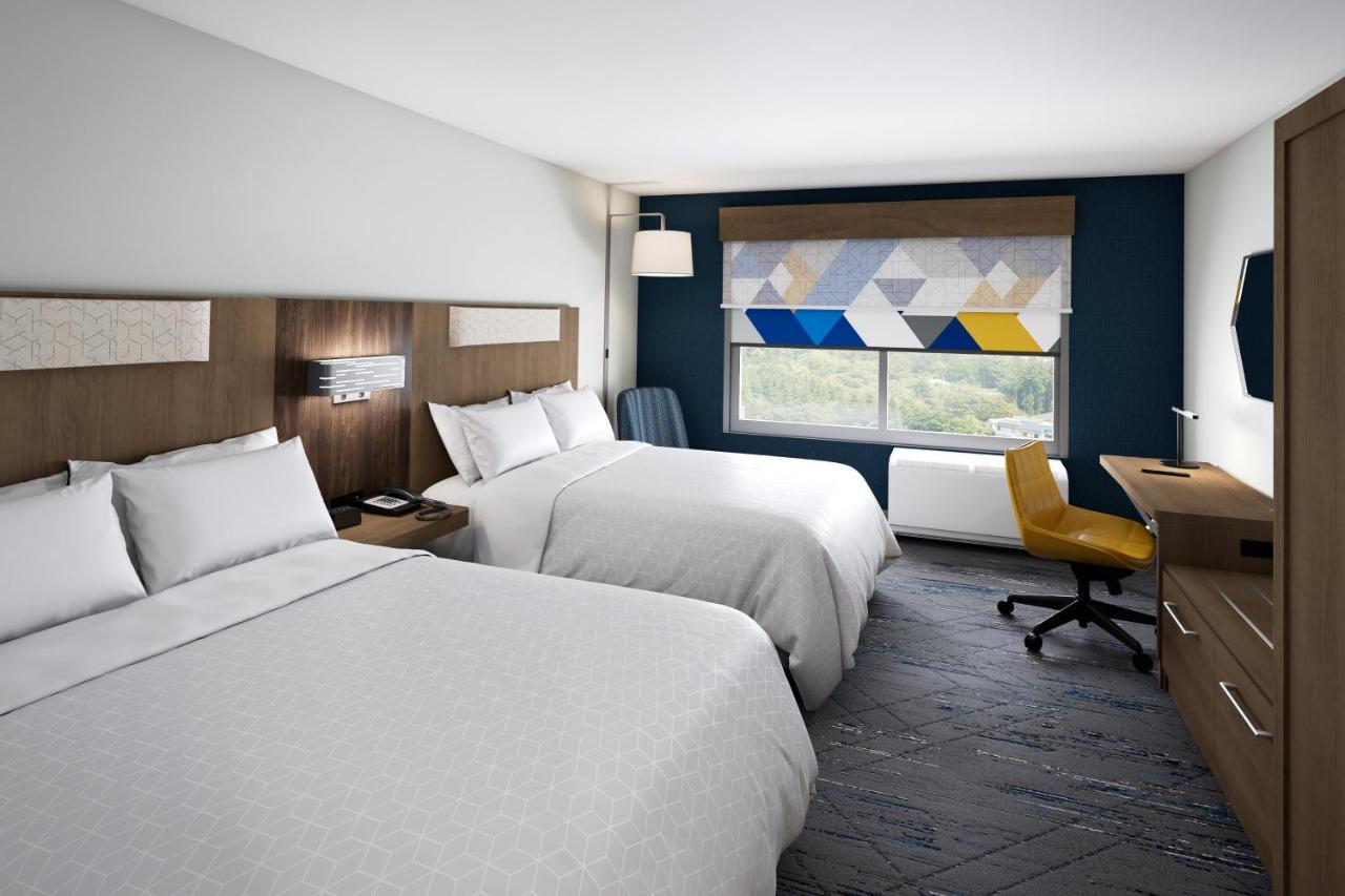 Standard Queen Room with Two Queen Beds