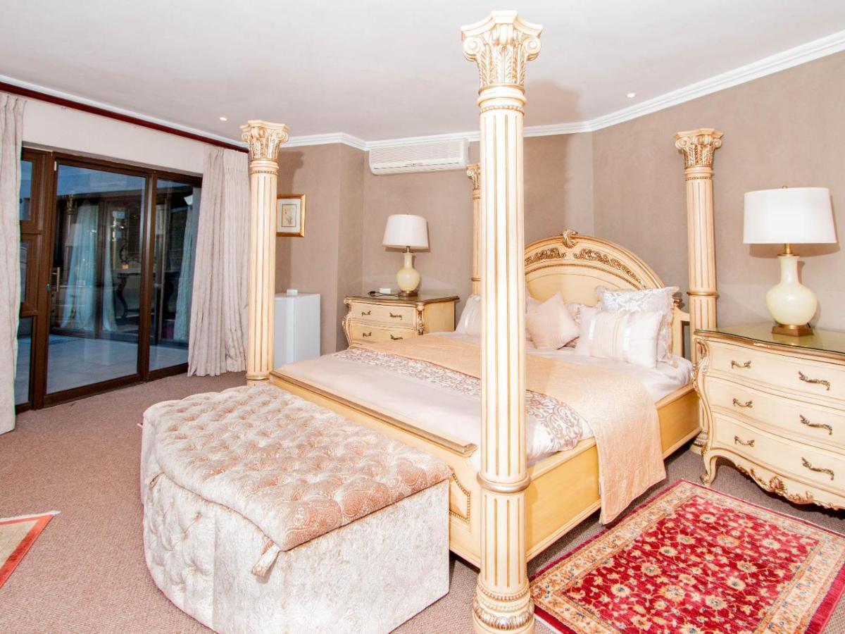 Luxury King Room